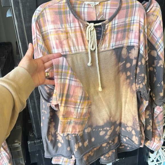 NWT splatter and plaid top - Picture 2 of 6